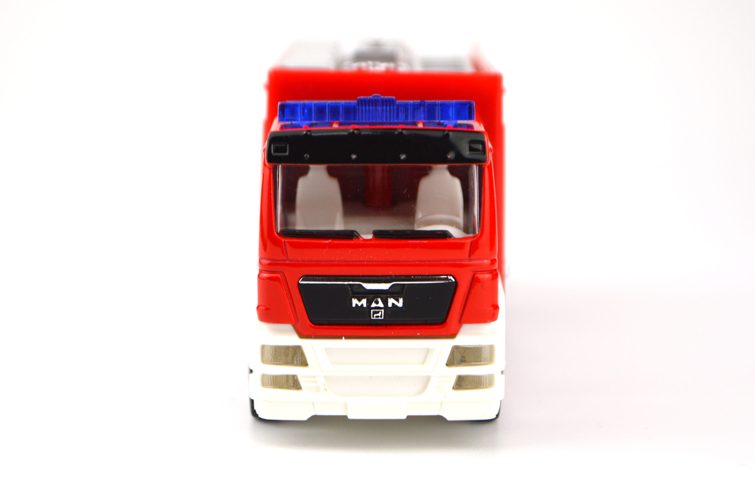 Модель MAN TGS 18.400 Пожарная машина (1:50)