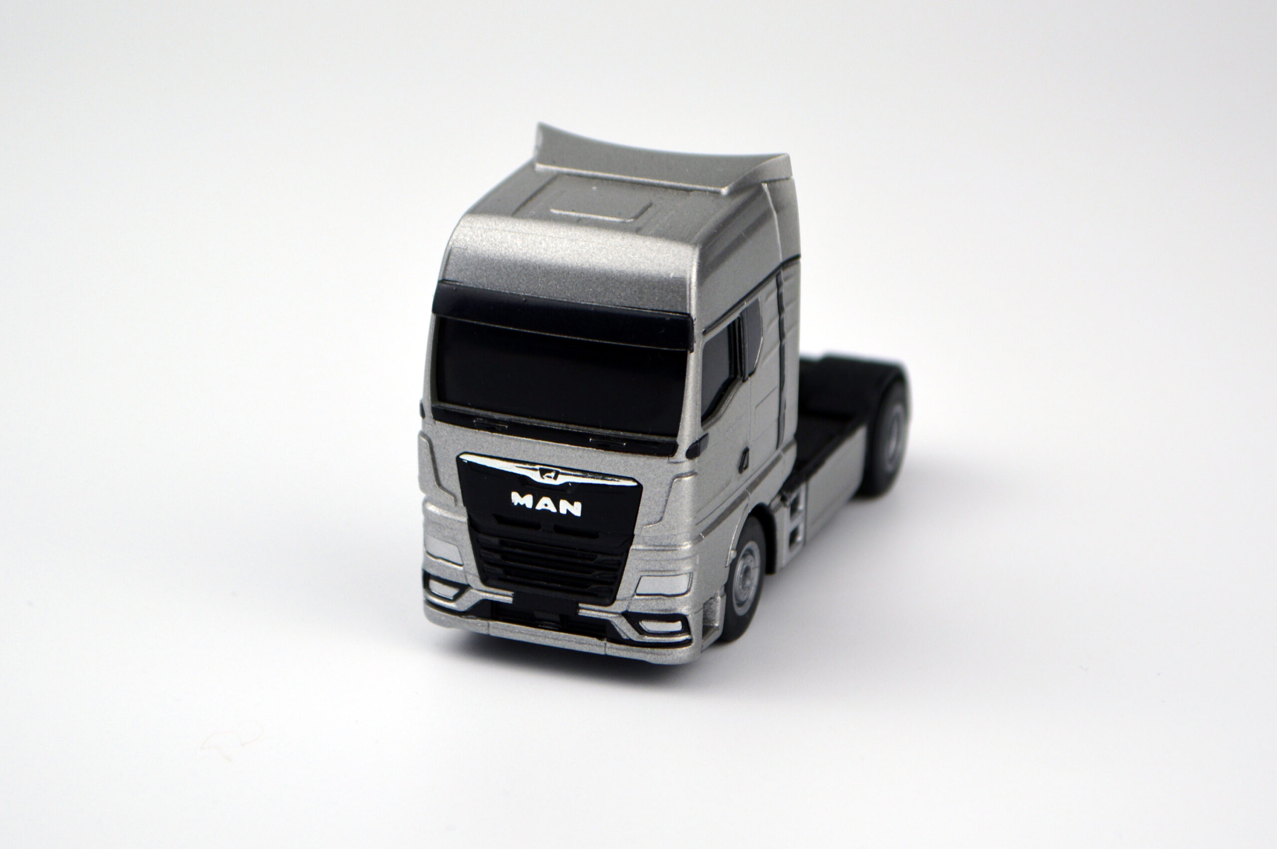Модель MAN TGX TG3 (1:87)